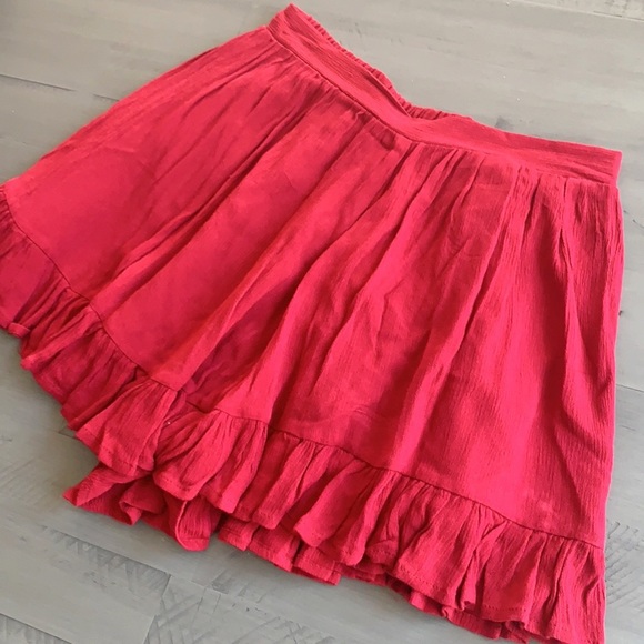 ’atiste Red Ruffle Shorts - Picture 9 of 10